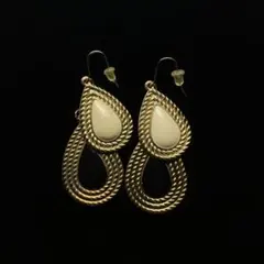 225遺品整理品　ピアス　ゴールド　エスニック系　ドロップ型　ヴィンテージ