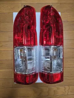 トヨタ ハイエース テールランプ中古20系1型 - メルカリ