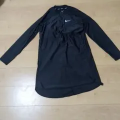 Nike レディースラッシュガード　ブラック