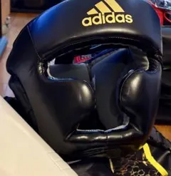 adidas ボクシング ヘッドギア 黒/金 収納バッグ付き - メルカリ