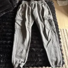 UNDER ARMOUR グレー スウェットパンツ