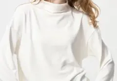 タートルネック ユニクロ白