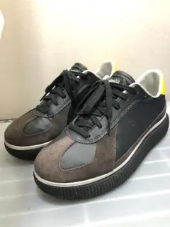 529032 Onitsuka Tiger DELECITY スニーカー