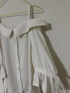 INGNI オフショルダー オフホワイト