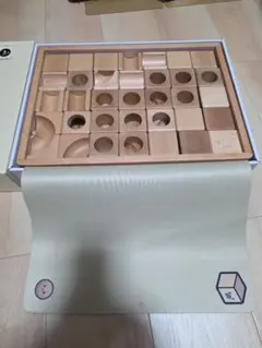 美品✨edute 新商品 希少価値 キュービット 木製 積み木 3歳 ビー玉