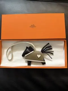 新品未使用！正規店購入　エルメス　ロベオクール　チャーム　馬　ロデオ