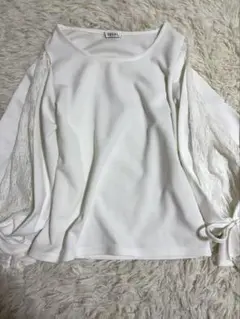 ホワイト レーススリーブ 長袖トップス