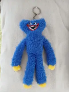 青いキャラクター型キーホルダー