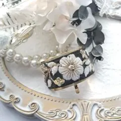 ⭐3161⭐❣️大人可愛い華やかアクセ❣️オリジナル一点物インド刺繍ポニーフック