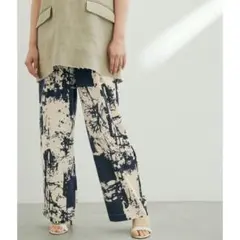 ADAM ET ROPE タックギャザープリントパンツ ワイド ネイビー　総柄