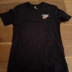 Nike 犬プリント グラフィックTシャツ