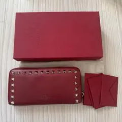 VALENTINO ロックスタッズ ラウンドファスナー 長財布 レッドのサムネイル