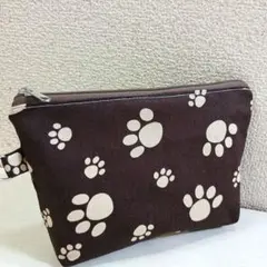 足あと肉球柄　ハンドメイド　　　　　ファスナーポーチのサムネイル