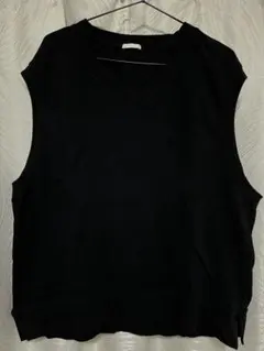 GU 黒 Vネック ノースリーブ ニットベスト