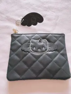 ハローキティ モノトーン キルティングフラットポーチ ブラック サンリオ