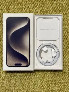 iPhone15Pro 箱とケーブル