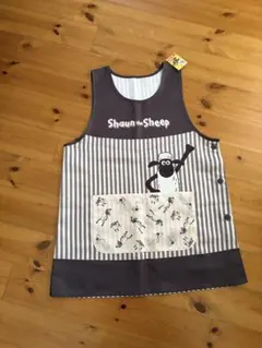 新品未使用　ひつじのショーン　保育士エプロン