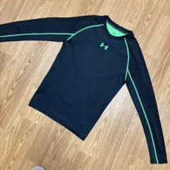 Under Armour M ブラック/グリーン 長袖カットソー