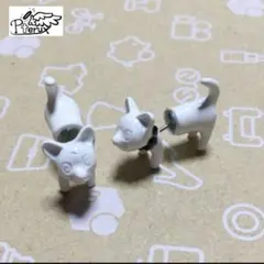 【難あり】白猫デザインピアス