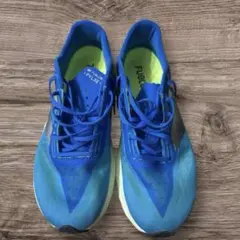 ニューバランス　FuelCell ランニングシューズ