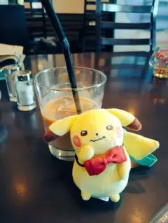 ブックエンド2個セット 十ポケ十色 おくびょうなピカチュウ - メルカリ