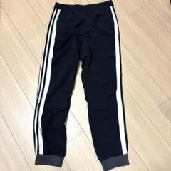 adidas ブラック ジャージパンツ M1017番