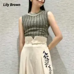 美品 Lily Brown ビジュー ニット トップス 匿名発送のサムネイル