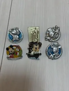 ディズニーピンズ 6個セット