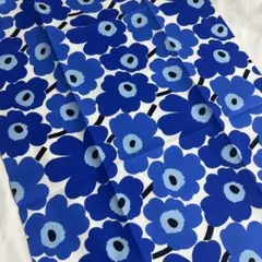 正規品マリメッコ！青い花柄 綿生地