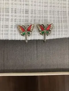 【イヤリング】✴︎✴︎アンティーク風✴︎✴︎蝶々デザイン