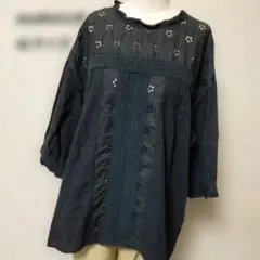 ダークブルー？ネイビー 刺繍入り 五分袖シャツ