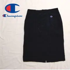 チャンピオン　コーデュロイ　スカート　ロゴ　ワンポイント　黒