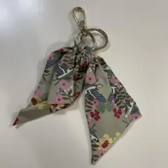 FURLA 花柄リボン付きキーホルダー