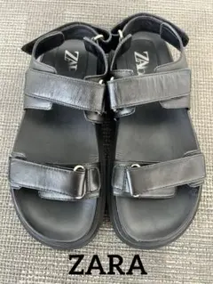 ZARA ブラックベルトストラップサンダルのサムネイル