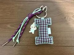 LABUBU PIN FOR LOVE イニシャル I キーホルダー