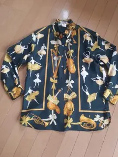 HERMES スカーフ柄カシミヤ混 シルク ニットブラウス ポロシャツ 総柄 HERMES スカーフ柄カシミヤ×シルク ニットブラウス ポロシャツ