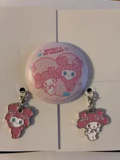 TWICE ８周年 サンリオコラボ　モモ　チャーム＆缶バッチ　バラ売り可