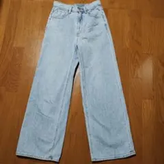 ハイウエストセミワイドジーンズ　GU　ライトブルー