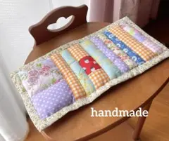 ハンドメイド ポコポコした パッチワークの小物置き マットのサムネイル