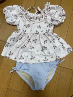 フリル付きイチゴ柄ベビー水着