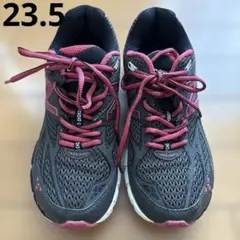 ニューバランス　スニーカー