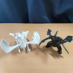 ゼクロム　レシラム　（2個） （スイッチを入れても光りません）