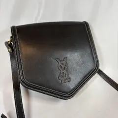 イヴサンローラン ショルダーバッグ YSL カサンドラロゴ　ステッチ レザー　黒