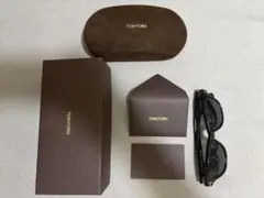TOM FORD トムフォード サングラス TF1353-D 01V ブラック