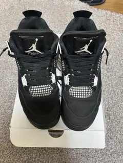 NIKE AIR JORDAN 4 White Thunderのサムネイル
