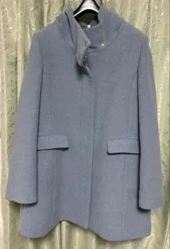 フード付きライトブルーロングコート