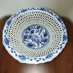 有田焼の窯元である琴峰作の網目透かし菓子鉢
