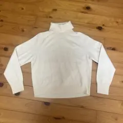 ユニクロ　UNIQLO 3Dスフレヤーンタートルネックセーター　ニット　白　Ｍ