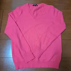 【美品】ユニクロ　ピンク Vネック カシミヤ　ニットセーター 長袖