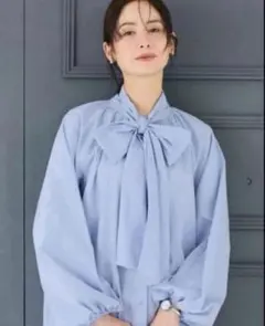 新品【Mサイズ】cocaボウタイブラウスライトブルー